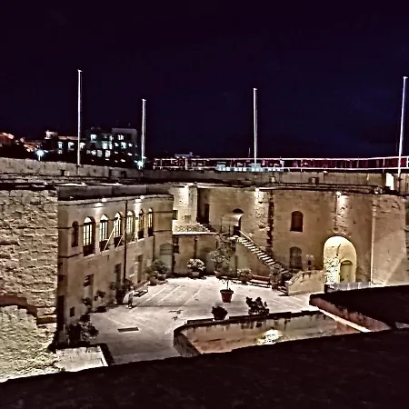 Apartment Seafront Highly Furnished Fl 4