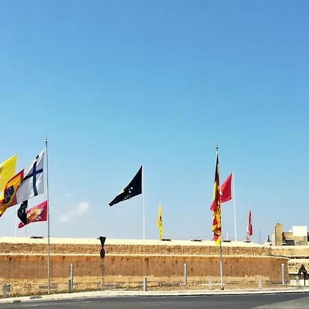 Seafront Highly Furnished Fl 4