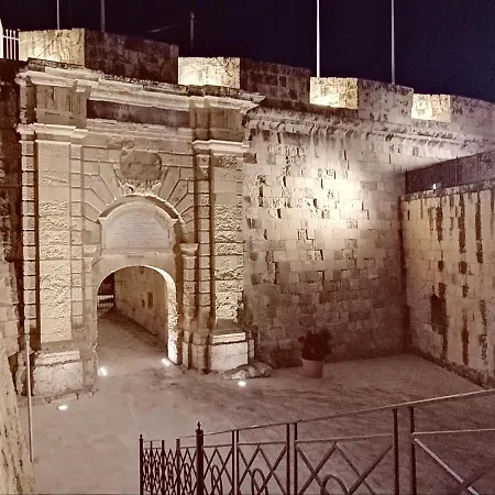 Seafront Highly Furnished Fl 4 Apartment *