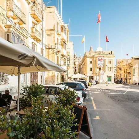 Seafront Highly Furnished Fl 4