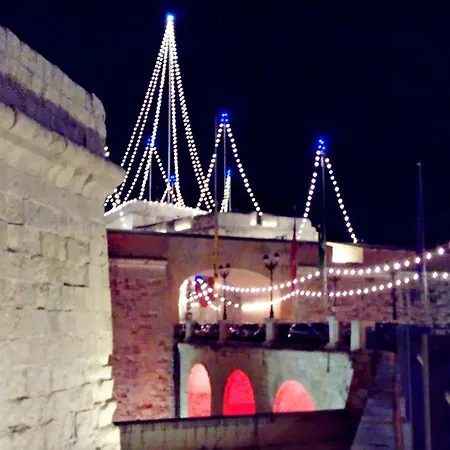 Apartment Seafront Highly Furnished Fl 4 *