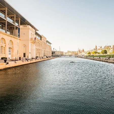 Seafront Highly Furnished Fl 4