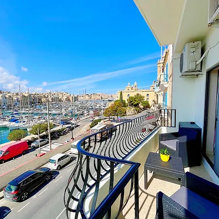 Seafront Highly Furnished Fl 4