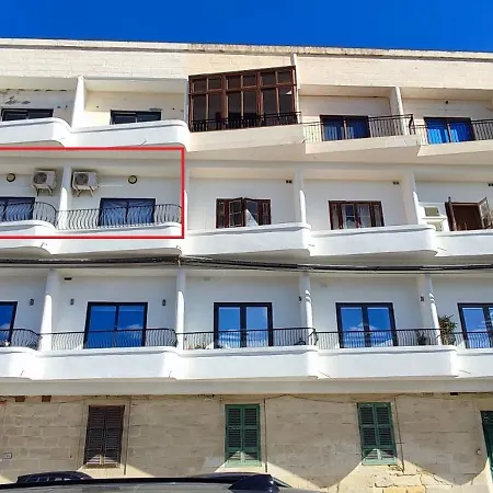 Seafront Highly Furnished Fl 4 아파트 비르구