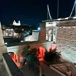 Seafront Highly Furnished Fl 4 Appartamento Birgu