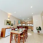 Appartamento Seafront Highly Furnished Fl 4 *