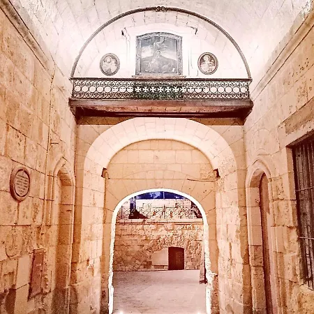 Seafront Highly Furnished Fl 4 *