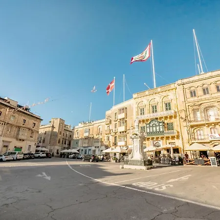 Seafront Highly Furnished Fl 4 Apartamento *