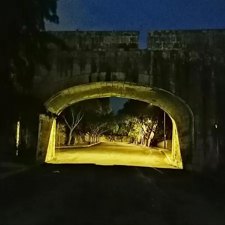 Seafront Highly Furnished Fl 4 Apartamento *