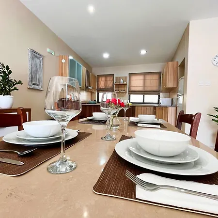 Seafront Highly Furnished Fl 4 *
