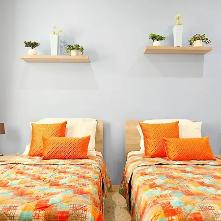 Seafront Highly Furnished Fl 4 *