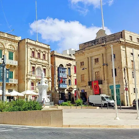 Seafront Highly Furnished Fl 4 * Birgu