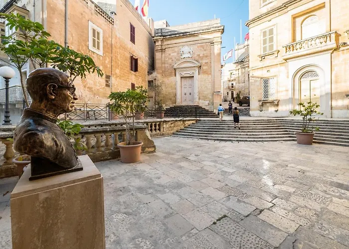 Seafront Highly Furnished Fl 4 Apartment *