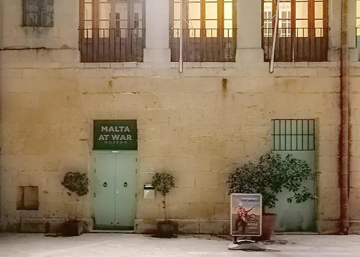 Seafront Highly Furnished Fl 4 *