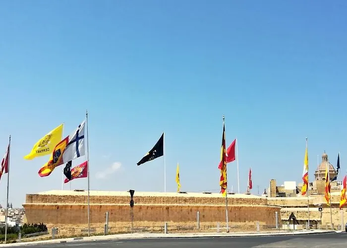 Seafront Highly Furnished Fl 4