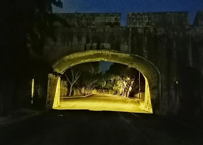 Seafront Highly Furnished Fl 4 Daire *