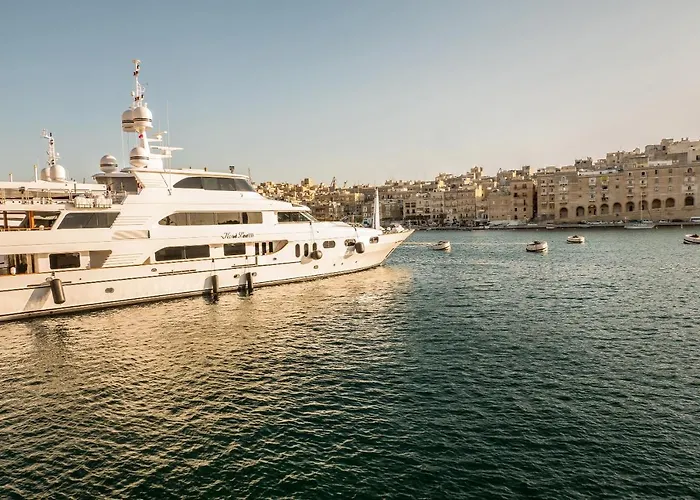 Daire Seafront Highly Furnished Fl 4 *