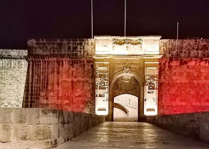 Seafront Highly Furnished Fl 4 比尔古