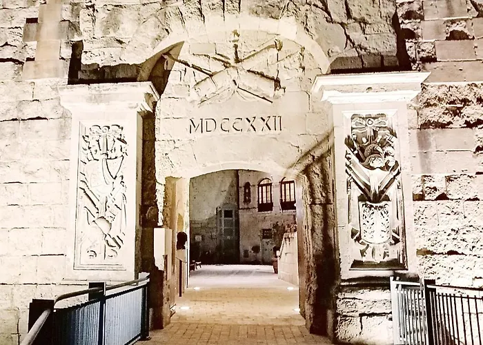 公寓 Seafront Highly Furnished Fl 4 *