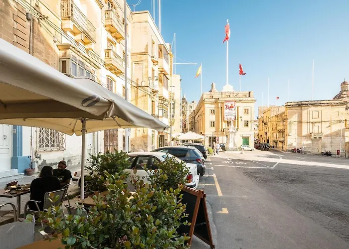 Seafront Highly Furnished Fl 4