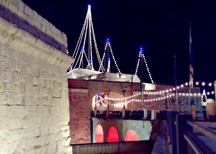 Daire Seafront Highly Furnished Fl 4 *