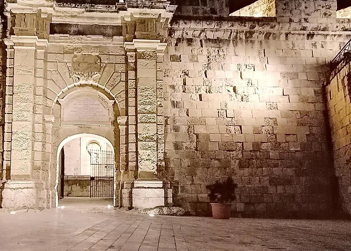 公寓 Seafront Highly Furnished Fl 4 *