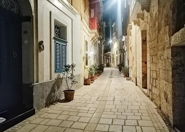 公寓 Seafront Highly Furnished Fl 4 *