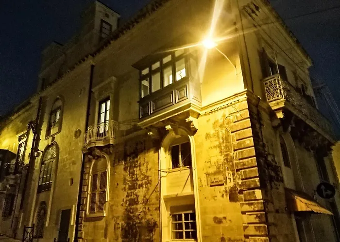 Seafront Highly Furnished Fl 4 *