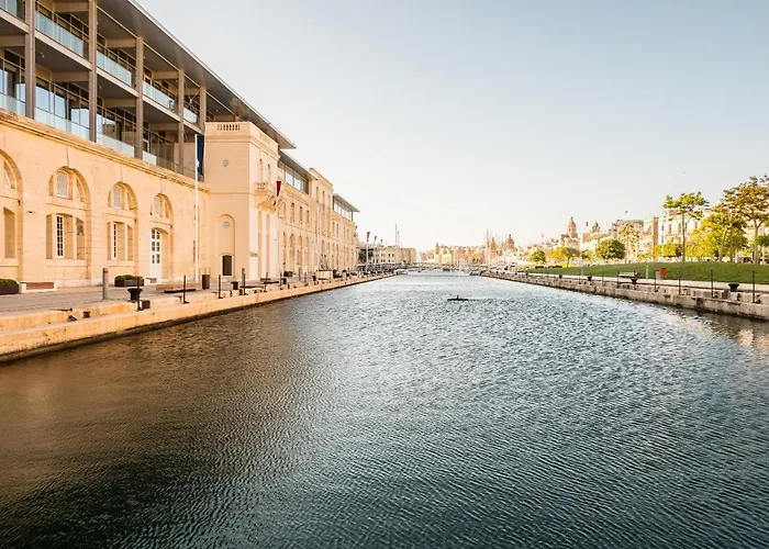 Seafront Highly Furnished Fl 4