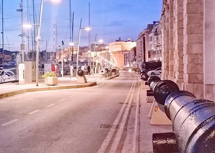 Seafront Highly Furnished Fl 4 * 比尔古