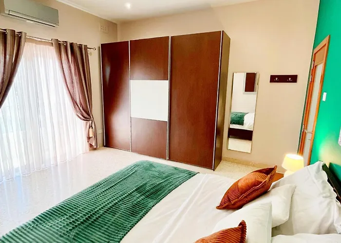 Seafront Highly Furnished Fl 4 Apartment *