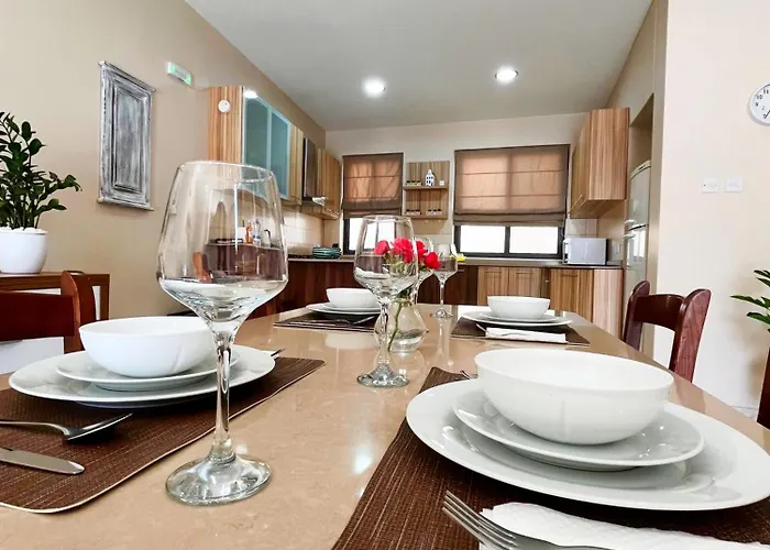 Seafront Highly Furnished Fl 4 *