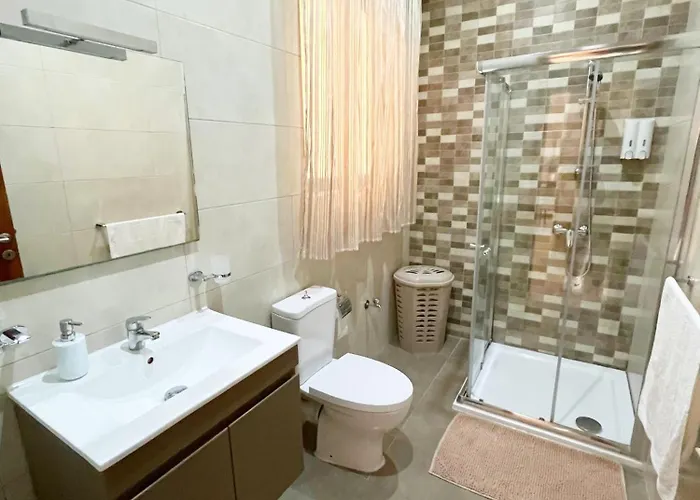 Seafront Highly Furnished Fl 4 比尔古