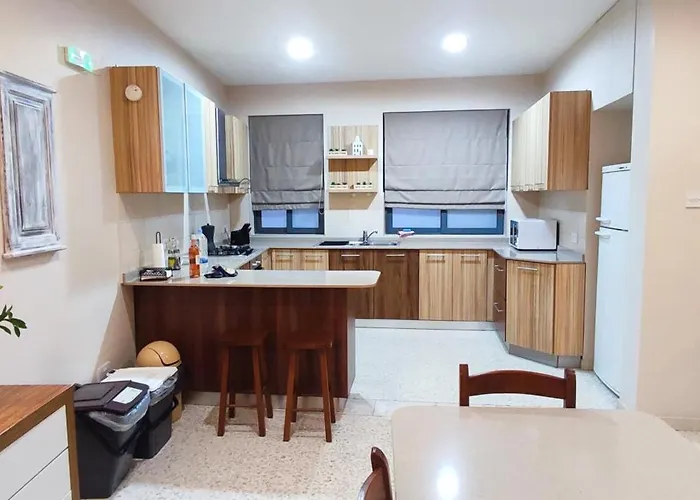 Seafront Highly Furnished Fl 4 * 比尔古